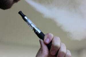 E Cigarette 1301664 960 720